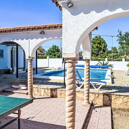 Villa Junque-verdure By Interhome